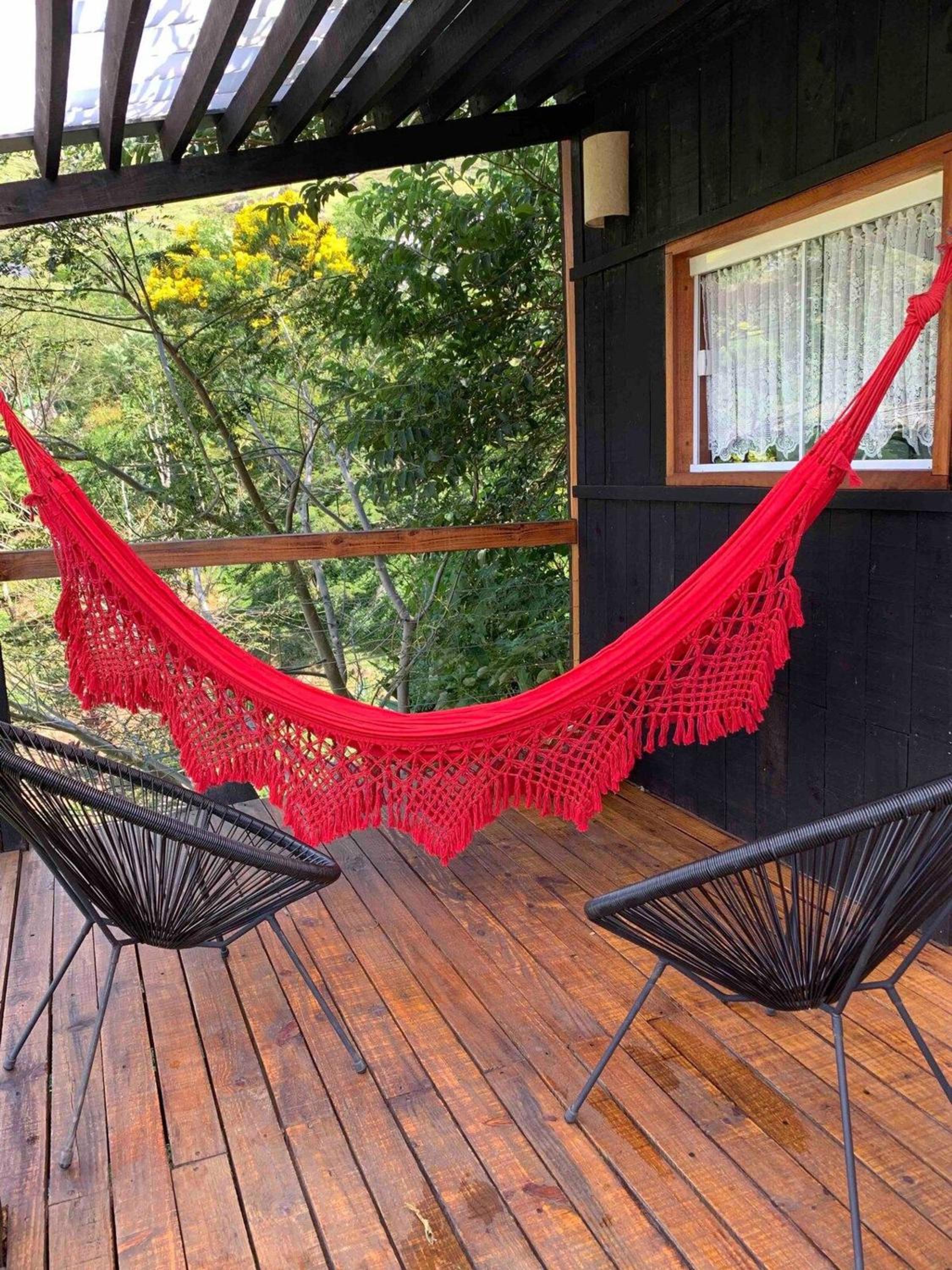 Reconecte-se à natureza neste lugar inesquecível. Venha desfrutar esta vivencia. Um parque de 30.000 m2 com cachoeiras, piscinas naturais, lago com deck. V