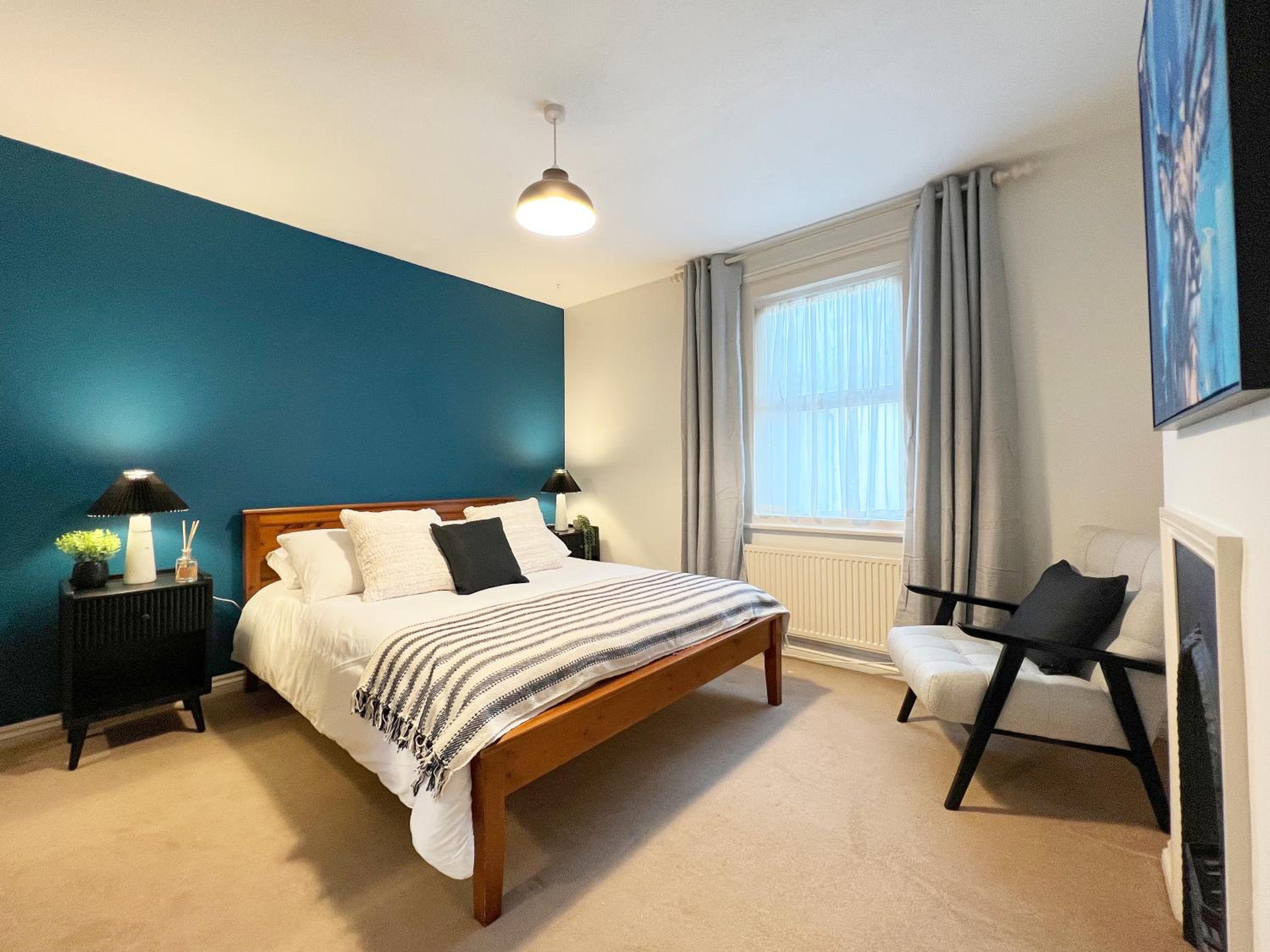 CHARMING WINDSOR COTTAGE, INCREDIBLE Location, Castle Doorstep view 5