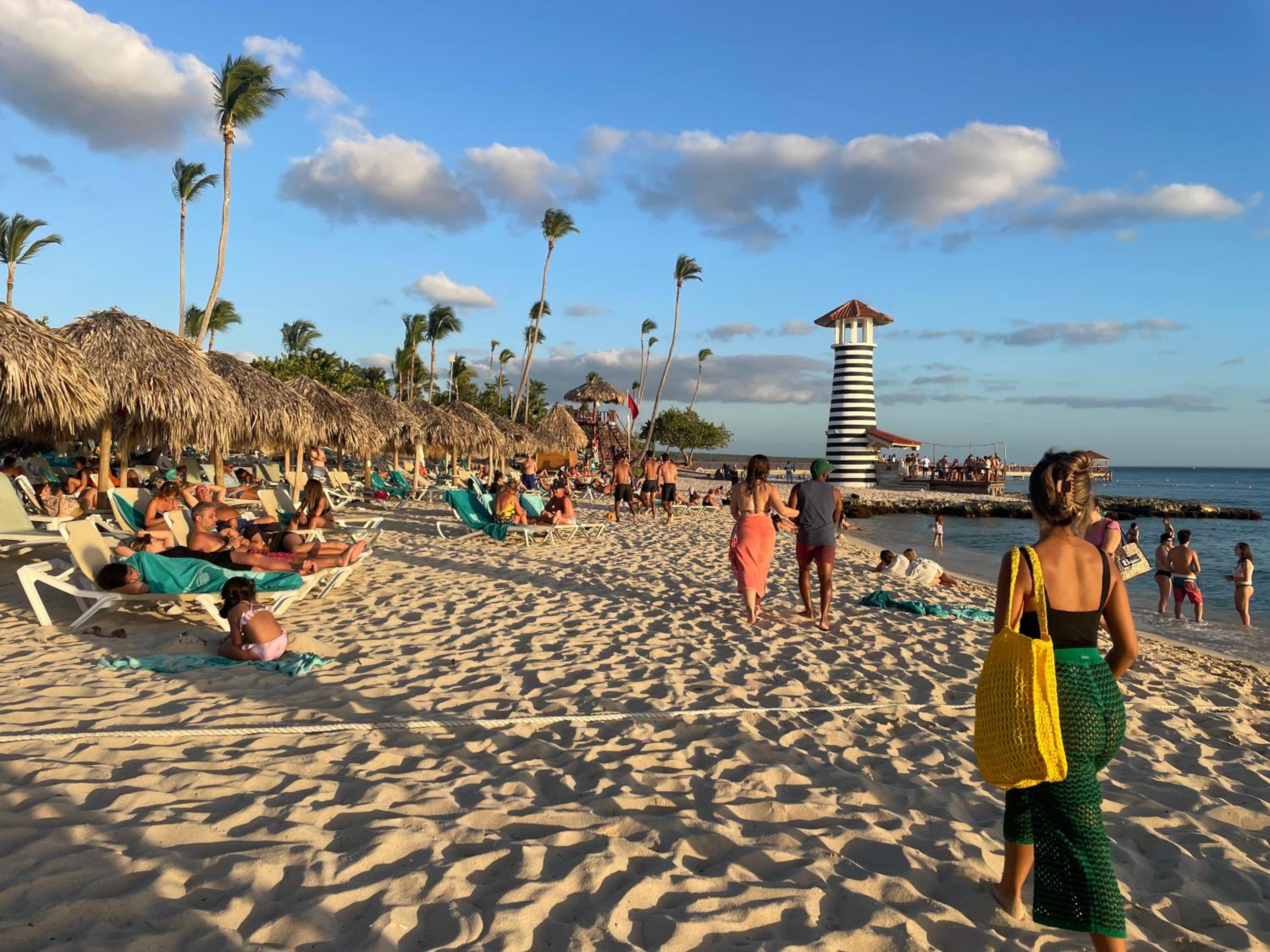 Dominicus Castillo Paradise