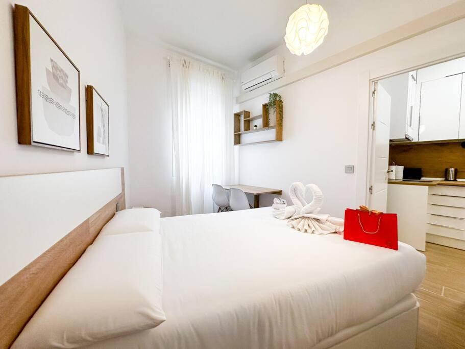 Cozy 2BD flat City Center + AC view 2