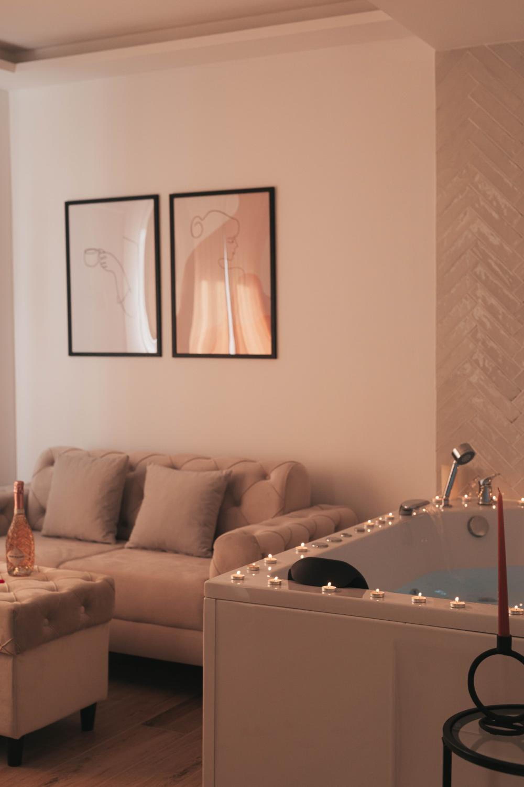 Luxury Jacuzzi Apartment