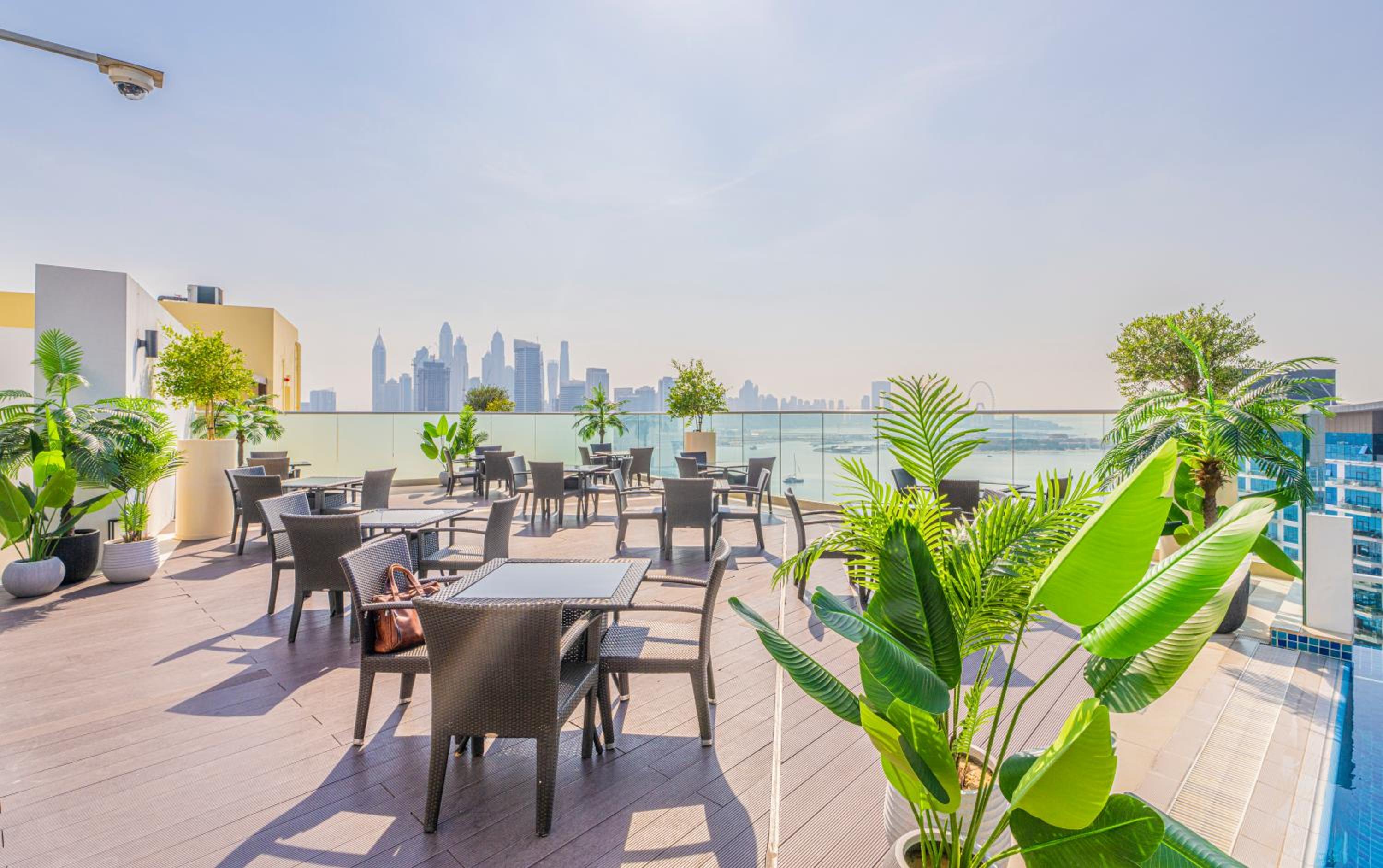 Luxury Studio, Seven Palm Residence-Palm Jumeirah