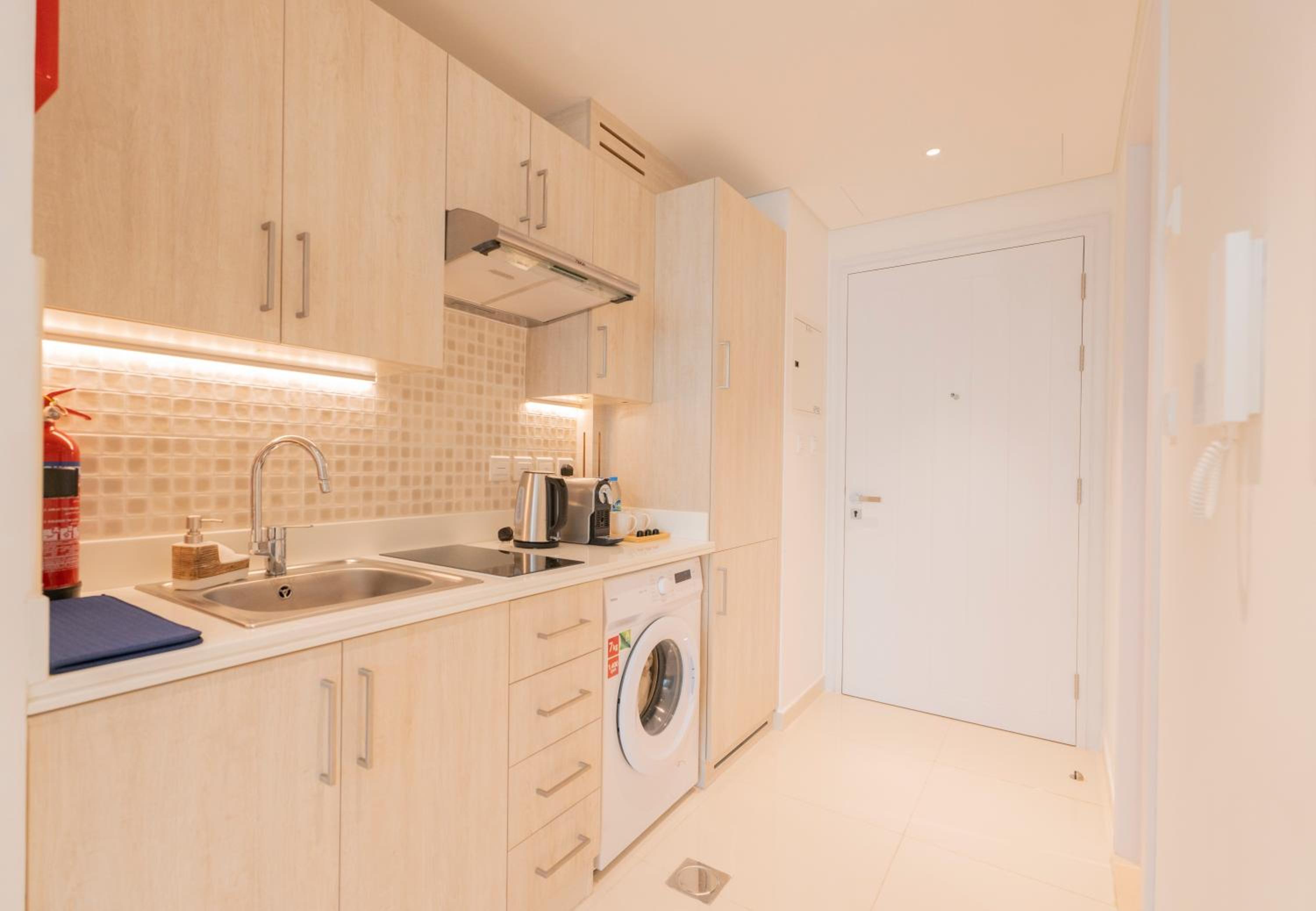 Luxury Studio, Seven Palm Residence-Palm Jumeirah