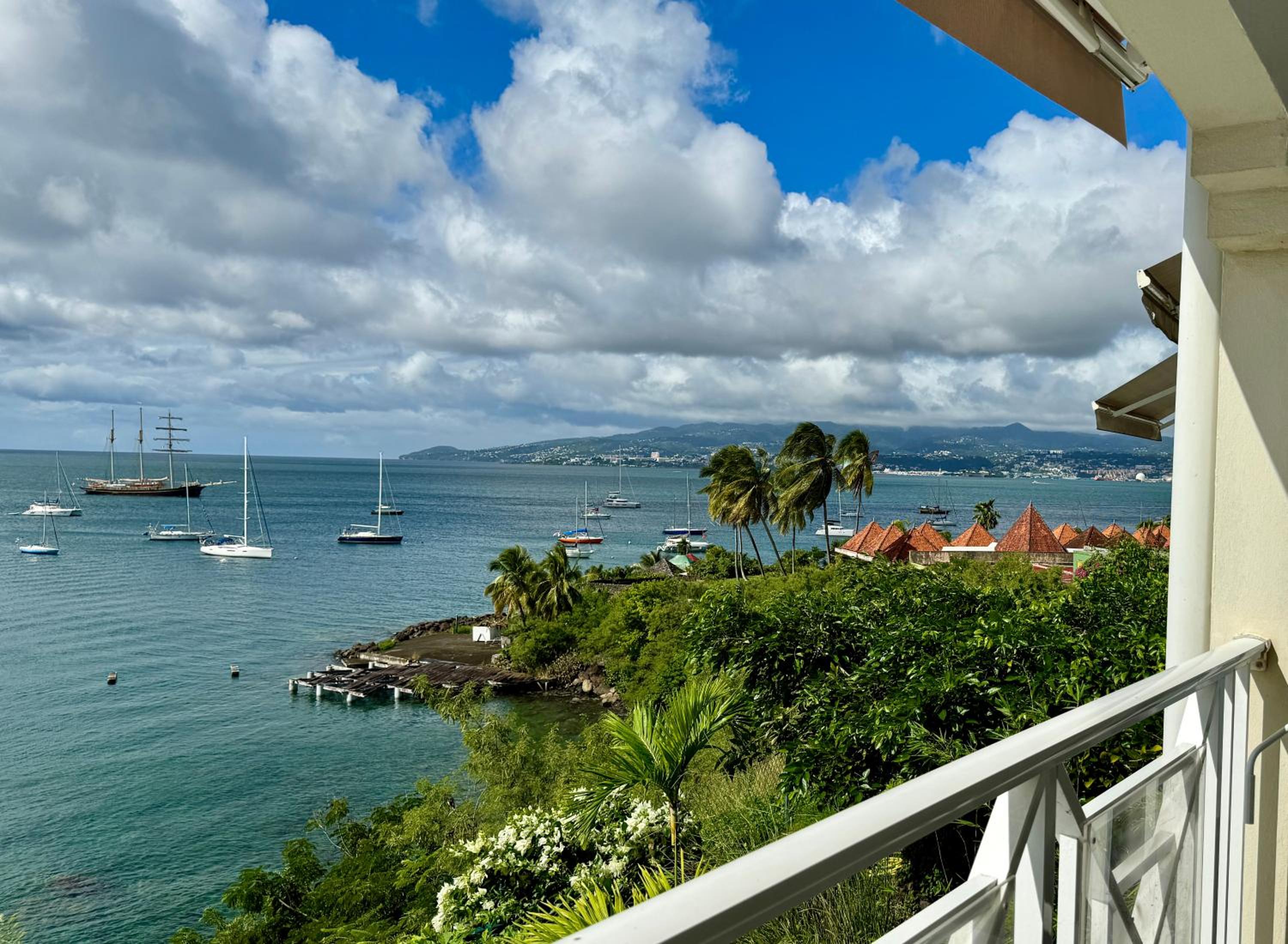 T3 vue exceptionnelle, bord de mer, Anse Mitan view 2