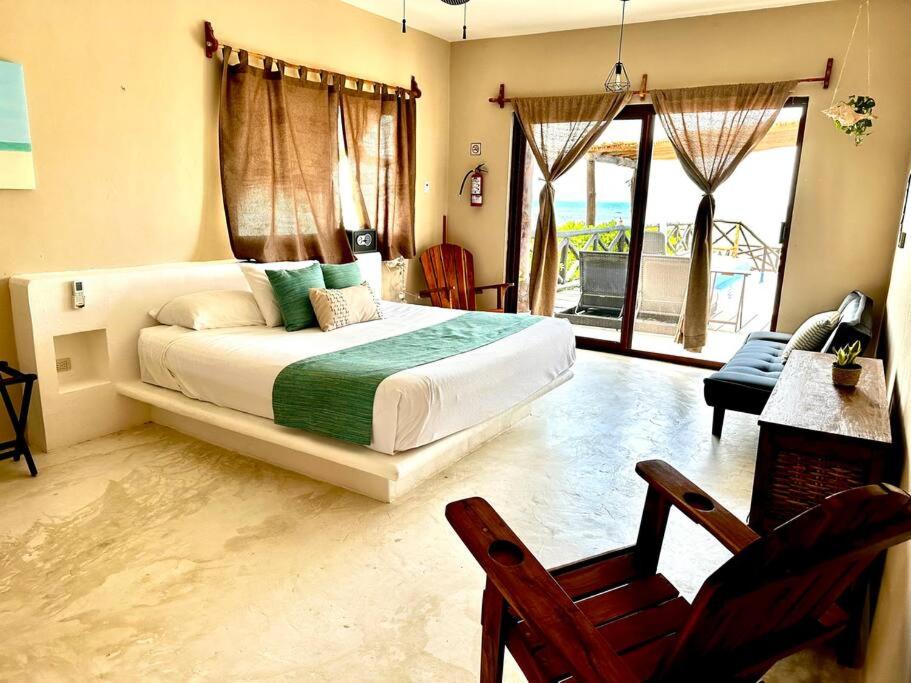 Casa Libelula Beachfront House