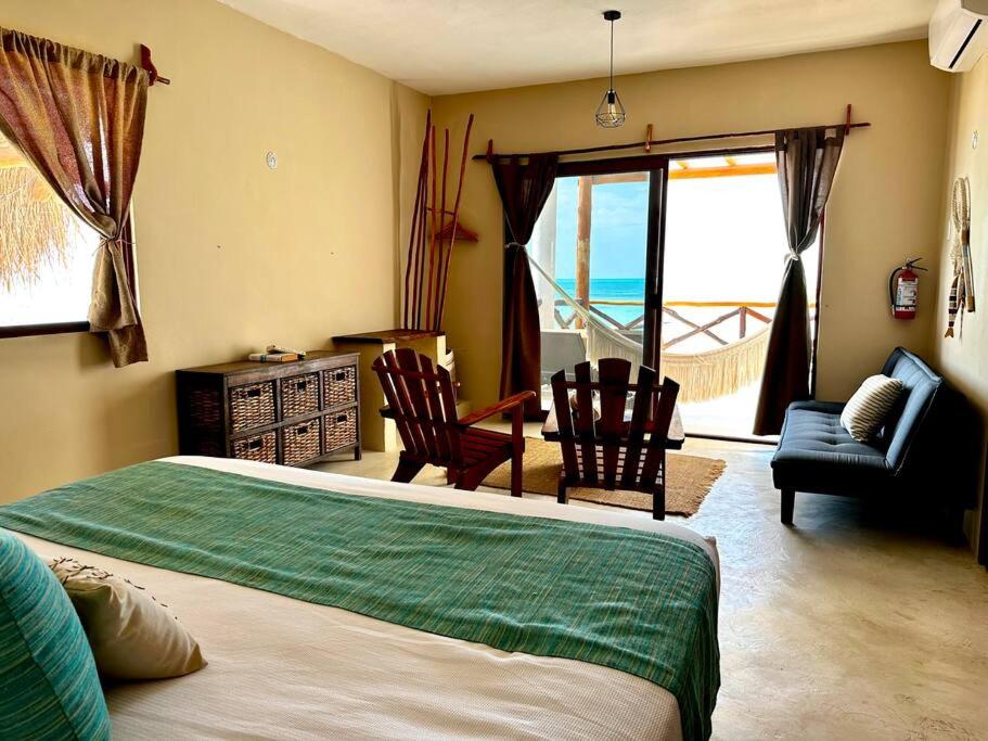 Casa Libelula Beachfront House