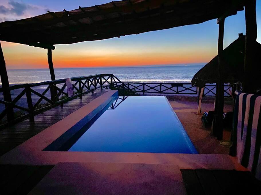 Casa Libelula Beachfront House