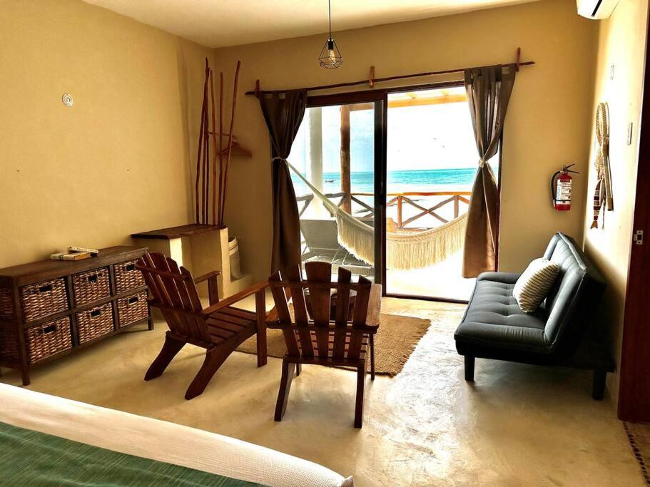 Casa Libelula Beachfront House