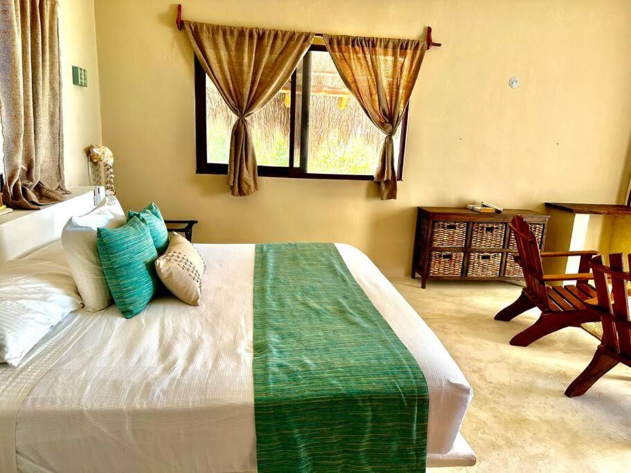 Casa Libelula Beachfront House