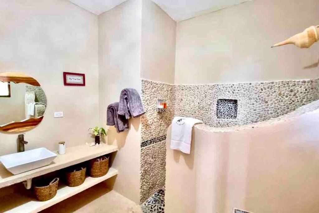 Casa Libelula Beachfront House