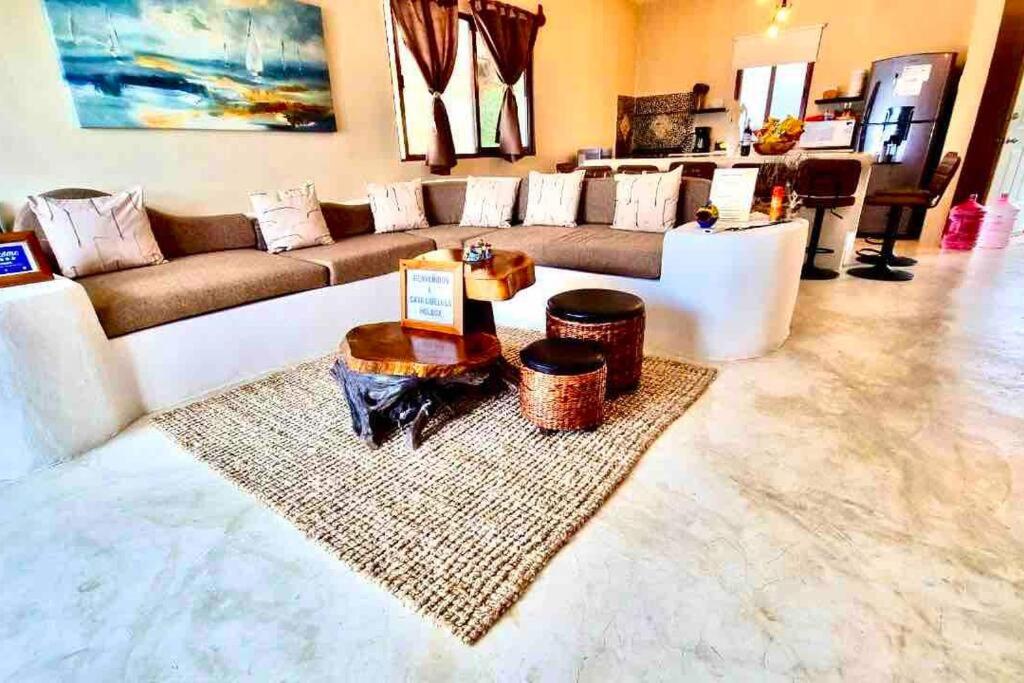 Casa Libelula Beachfront House