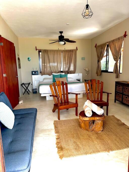 Casa Libelula Beachfront House