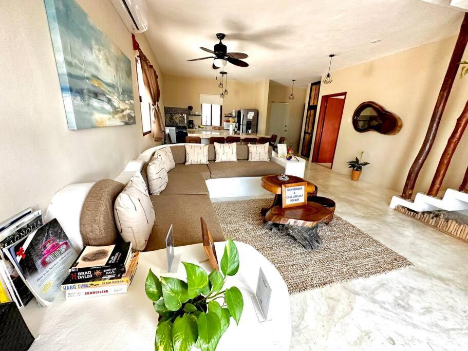 Casa Libelula Beachfront House