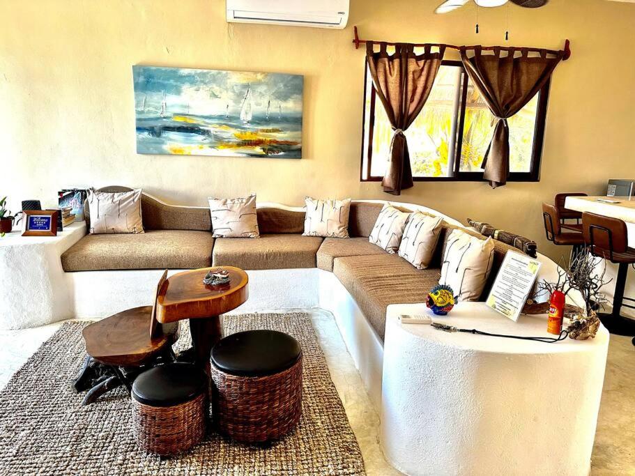 Casa Libelula Beachfront House