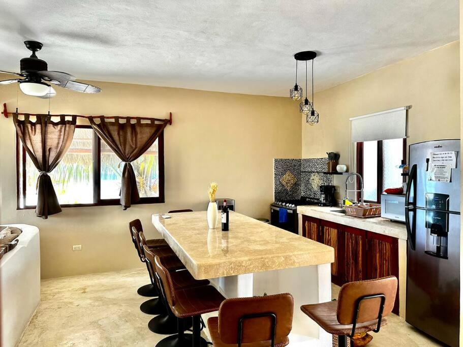 Casa Libelula Beachfront House