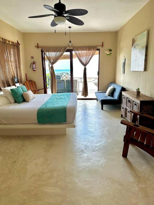 Casa Libelula Beachfront House