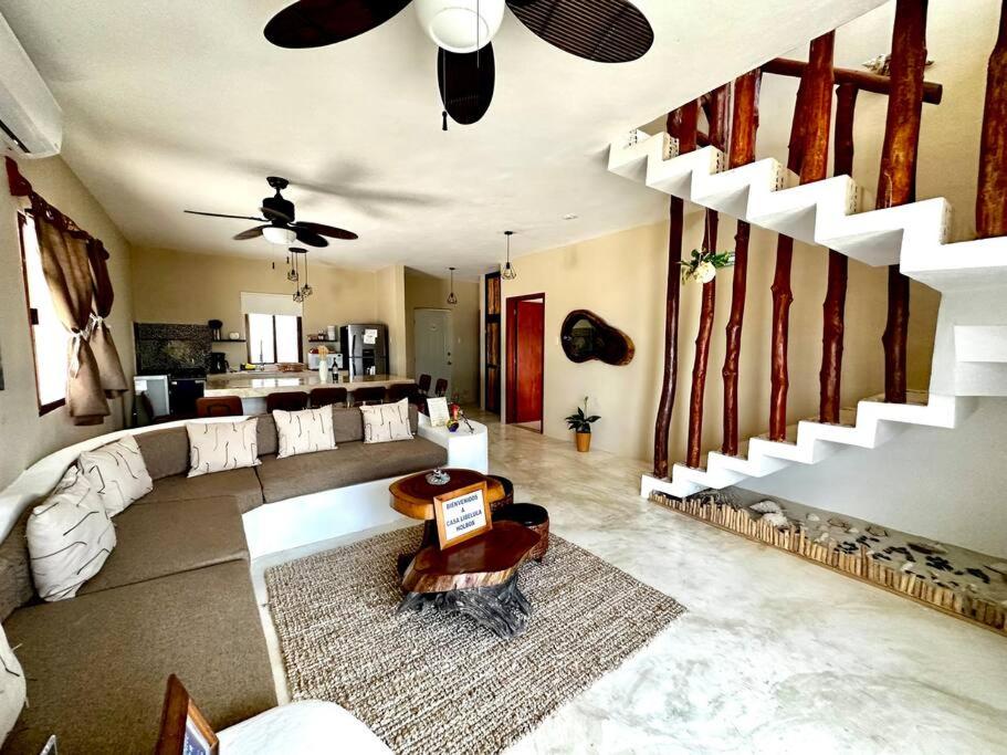 Casa Libelula Beachfront House