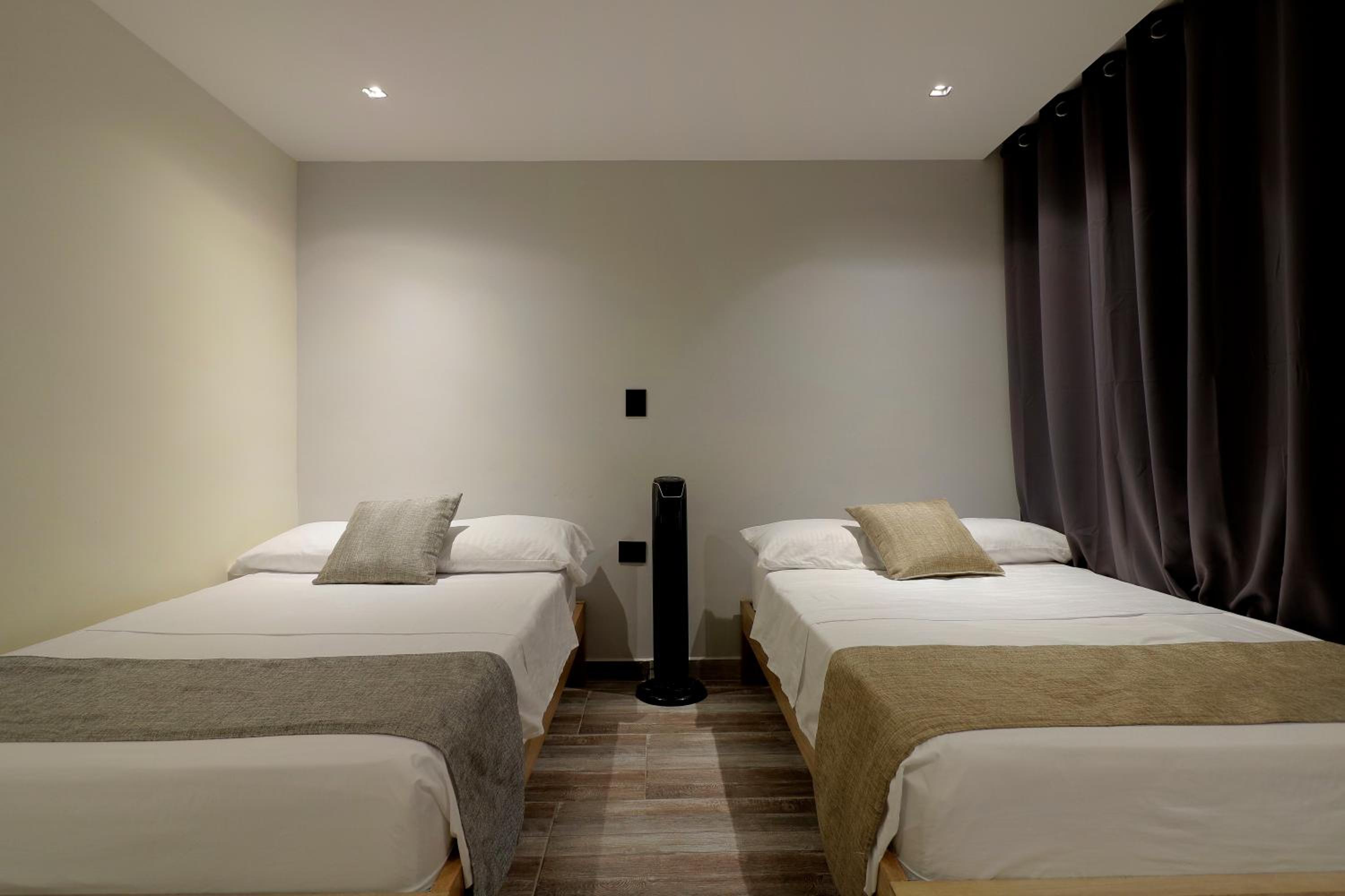 Casa Moderna Laureles con Jacuzzi y 7 Baños