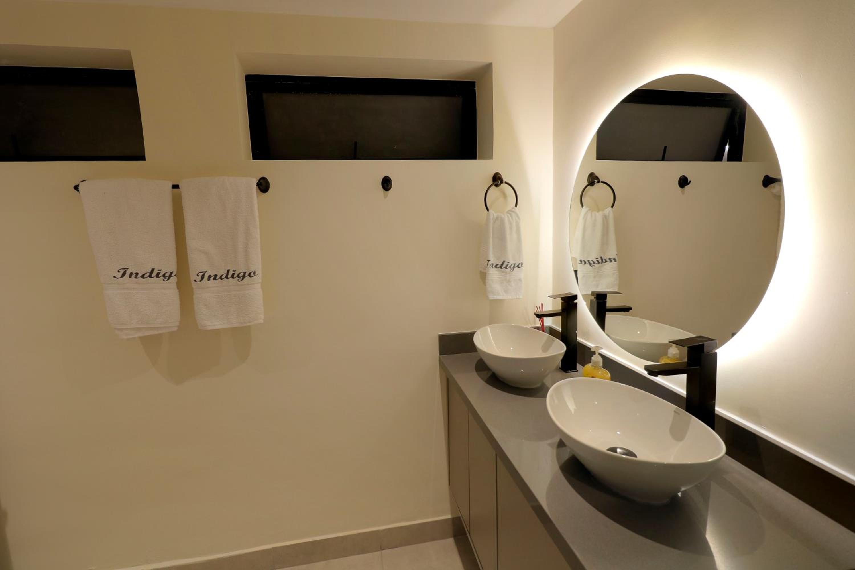 Casa Moderna Laureles con Jacuzzi y 7 Baños