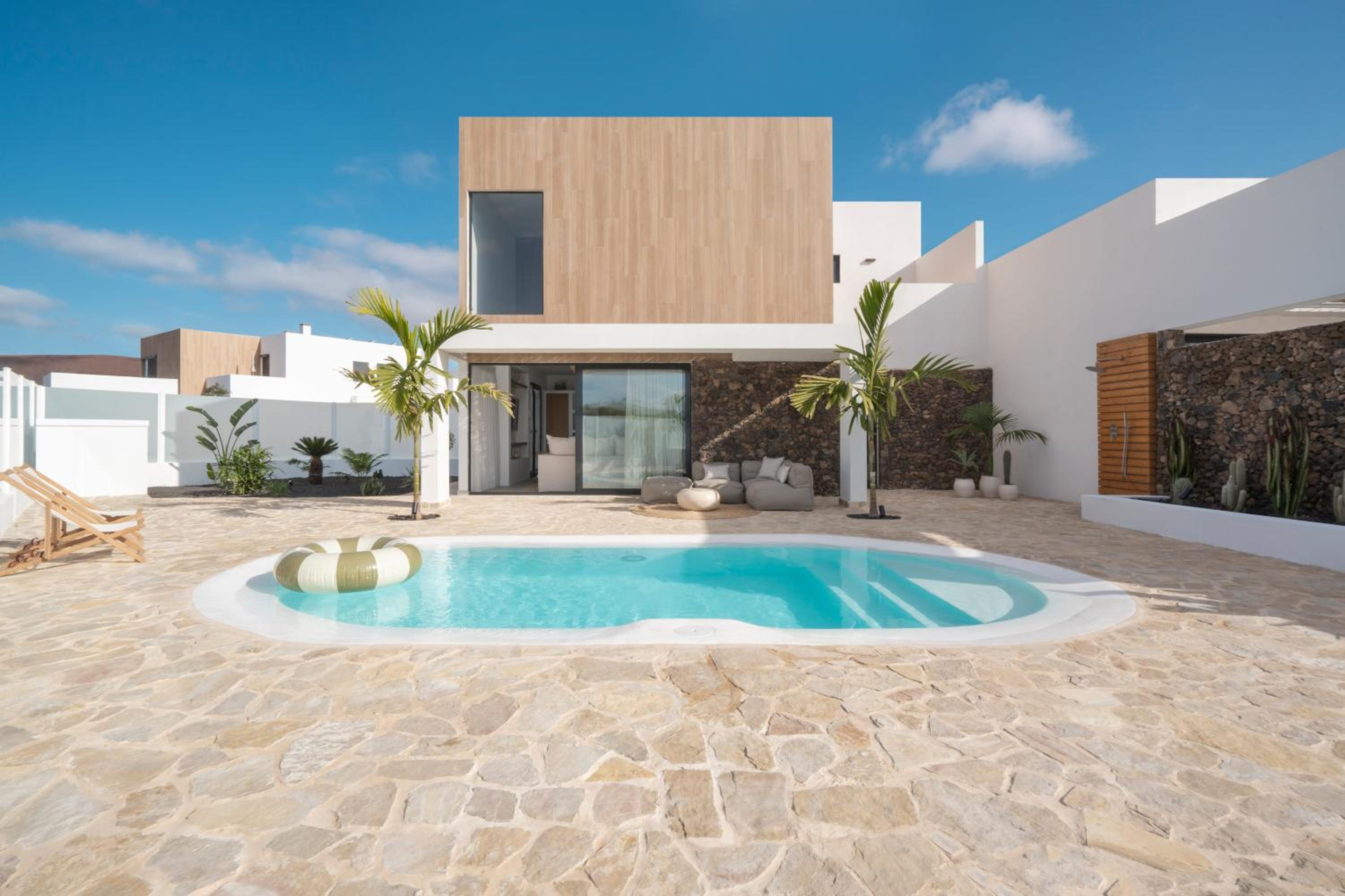 Hotel Villa NOMA - Design space with Pool in Corralejo - Image 1