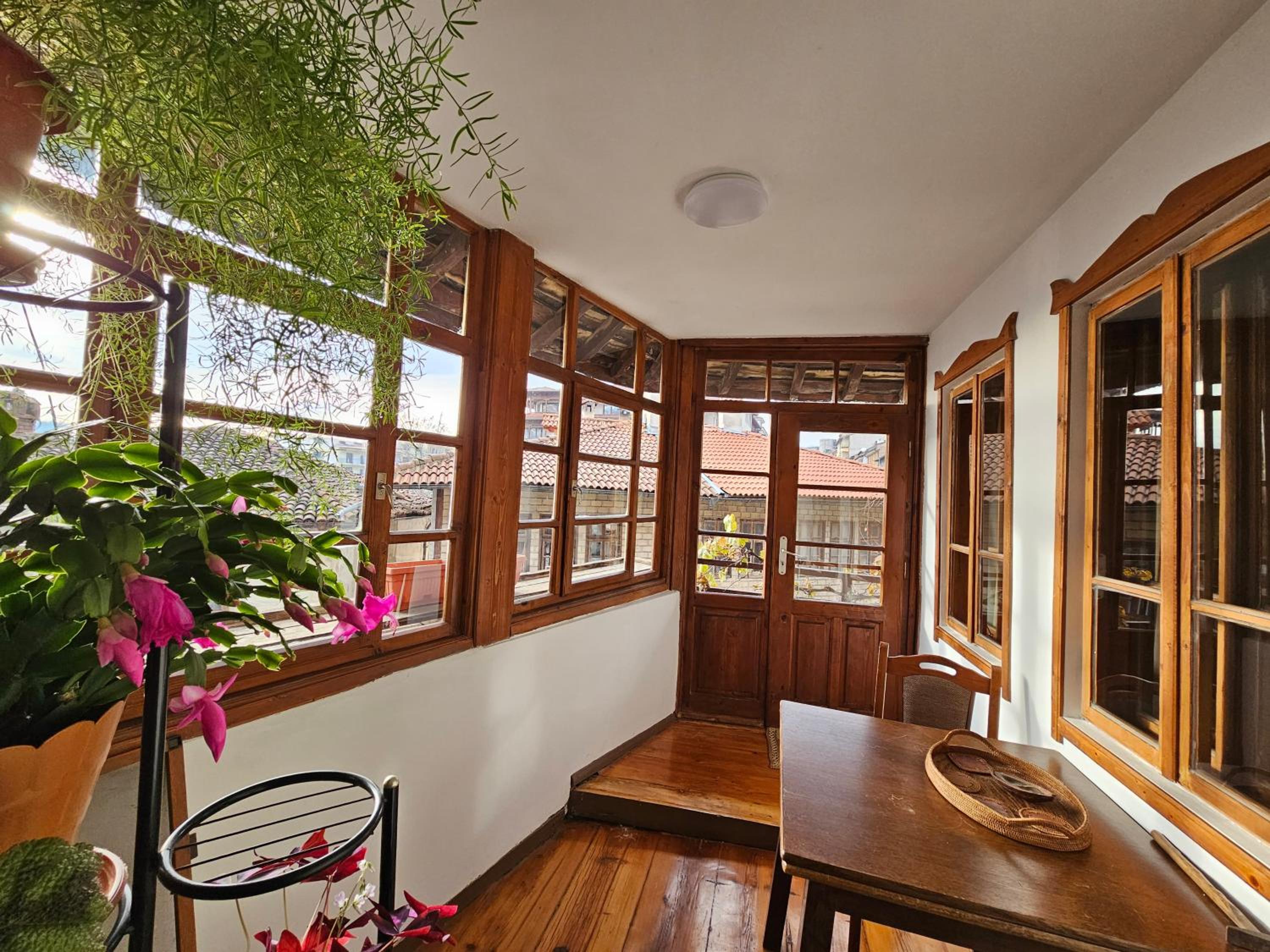 Guest House GURKO 7, 2BR, Top Center, Free Parking