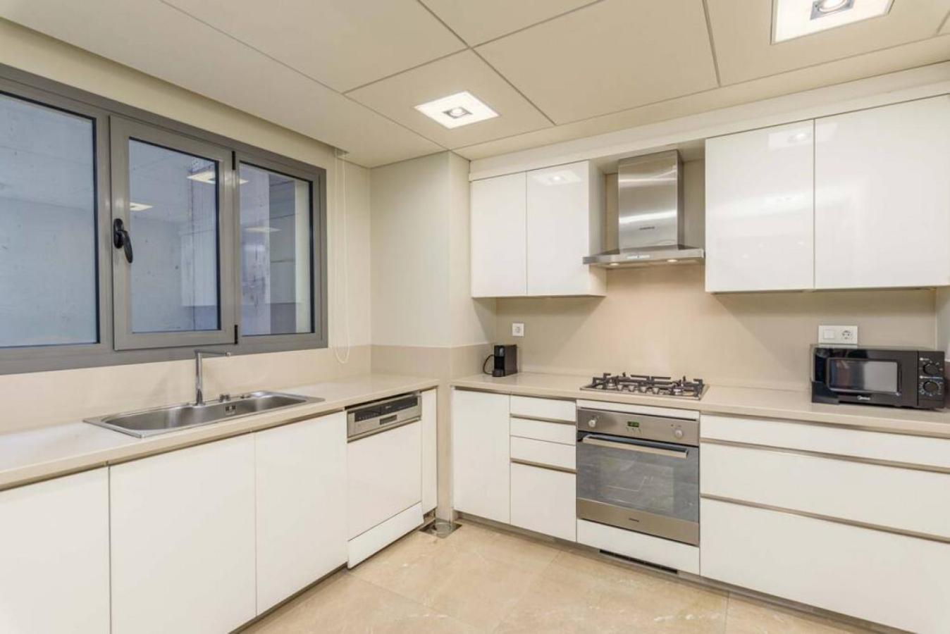 Solidere Lavish Apartments in Downtown Beirut view 3