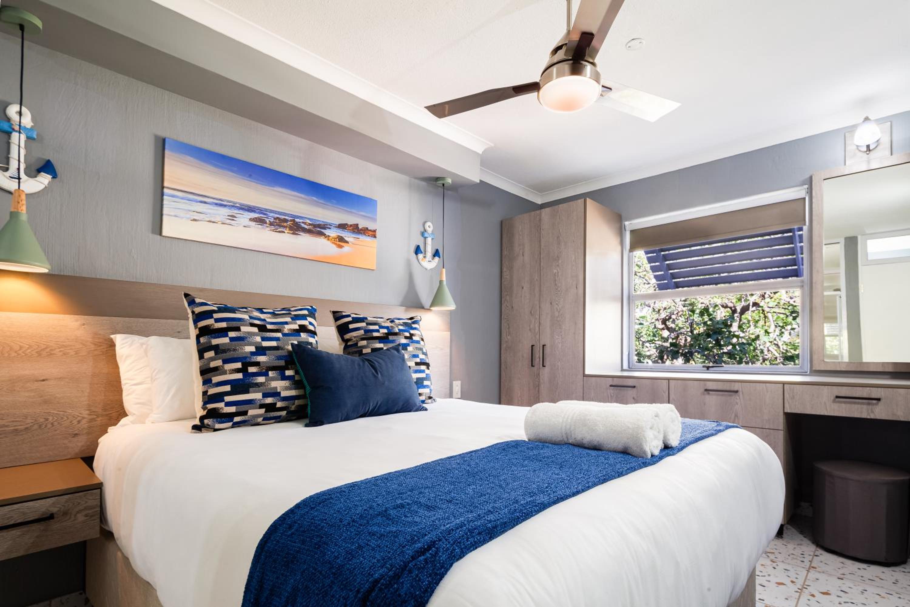 Chakas Cove Apartments view 2