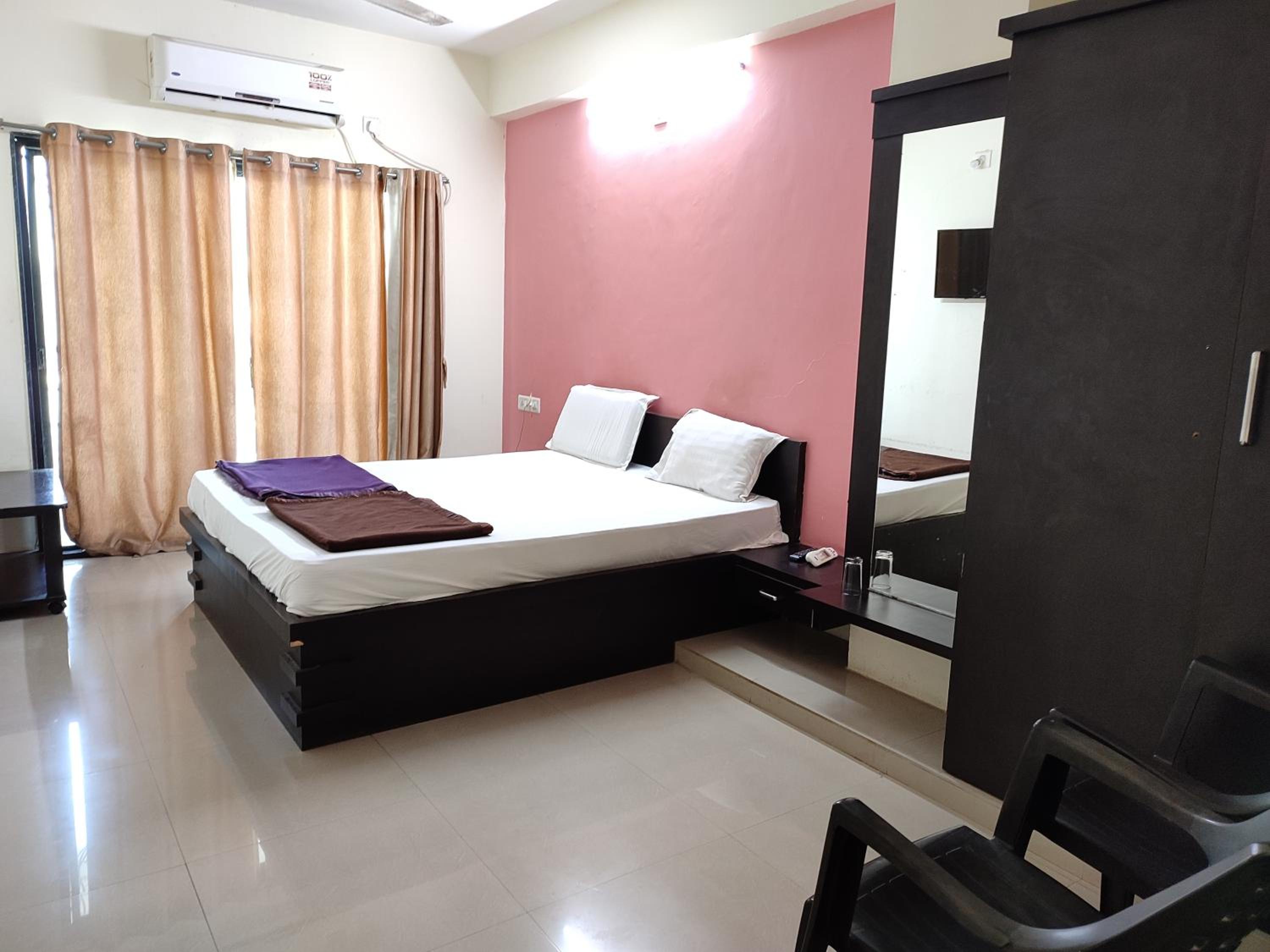 Hotel Vraj