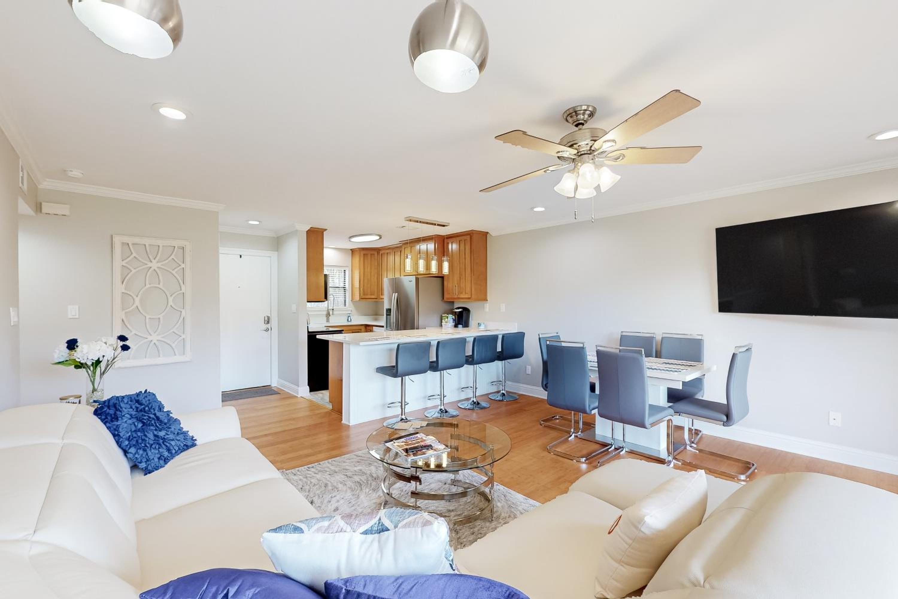 Lanai Village Condo with Pool and Tennis! Dog Friendly
