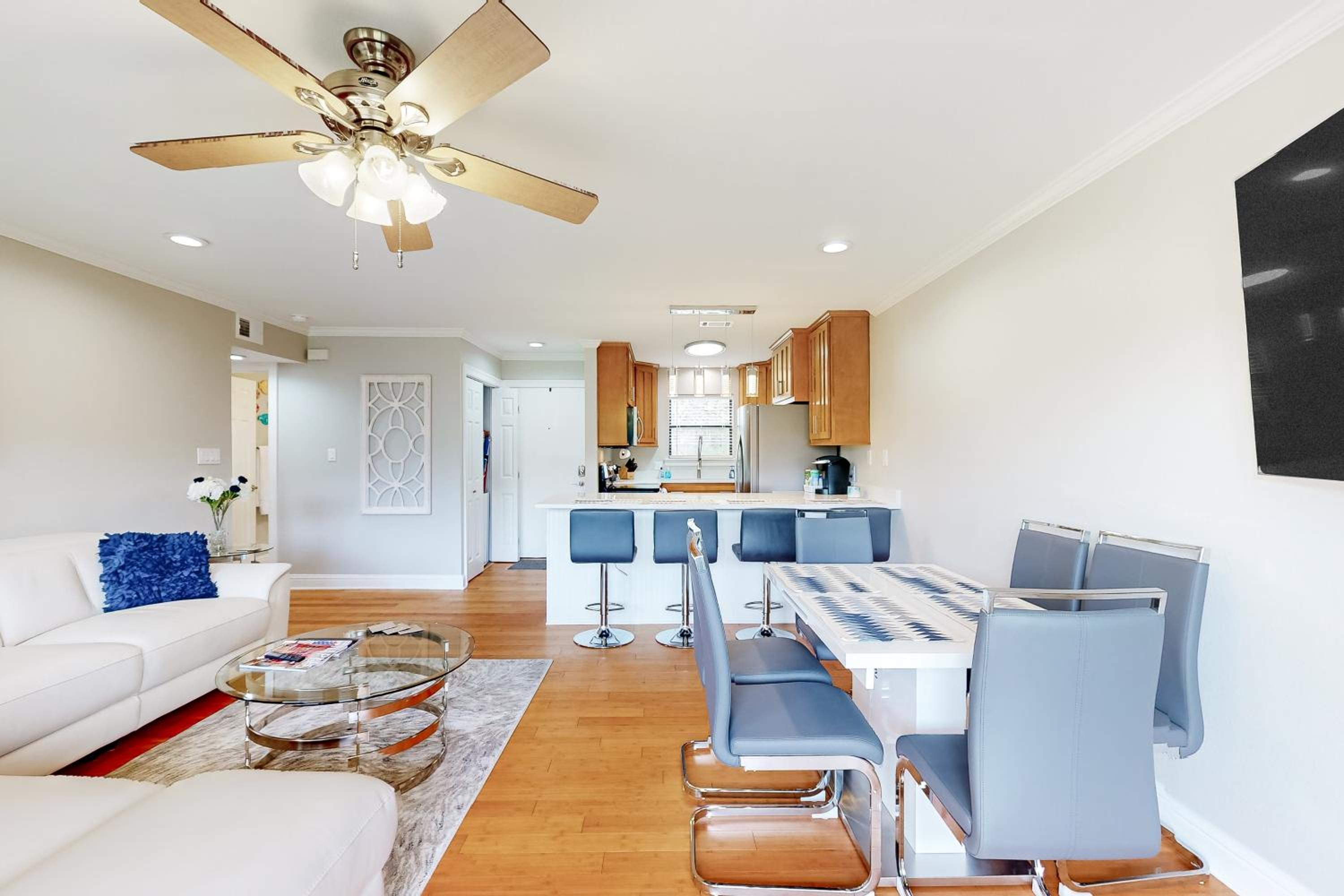 Lanai Village Condo with Pool and Tennis! Dog Friendly