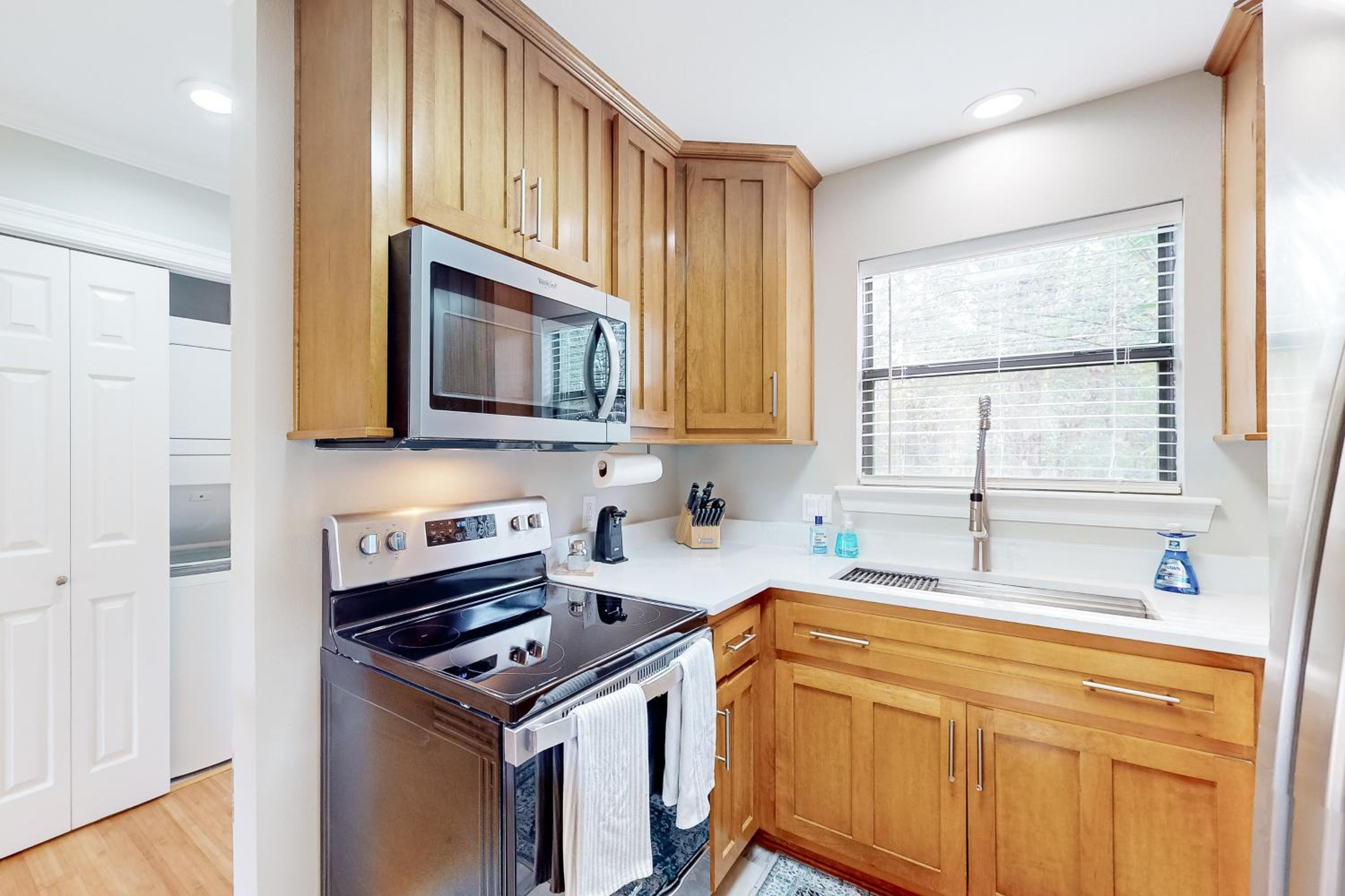 Lanai Village Condo with Pool and Tennis! Dog Friendly