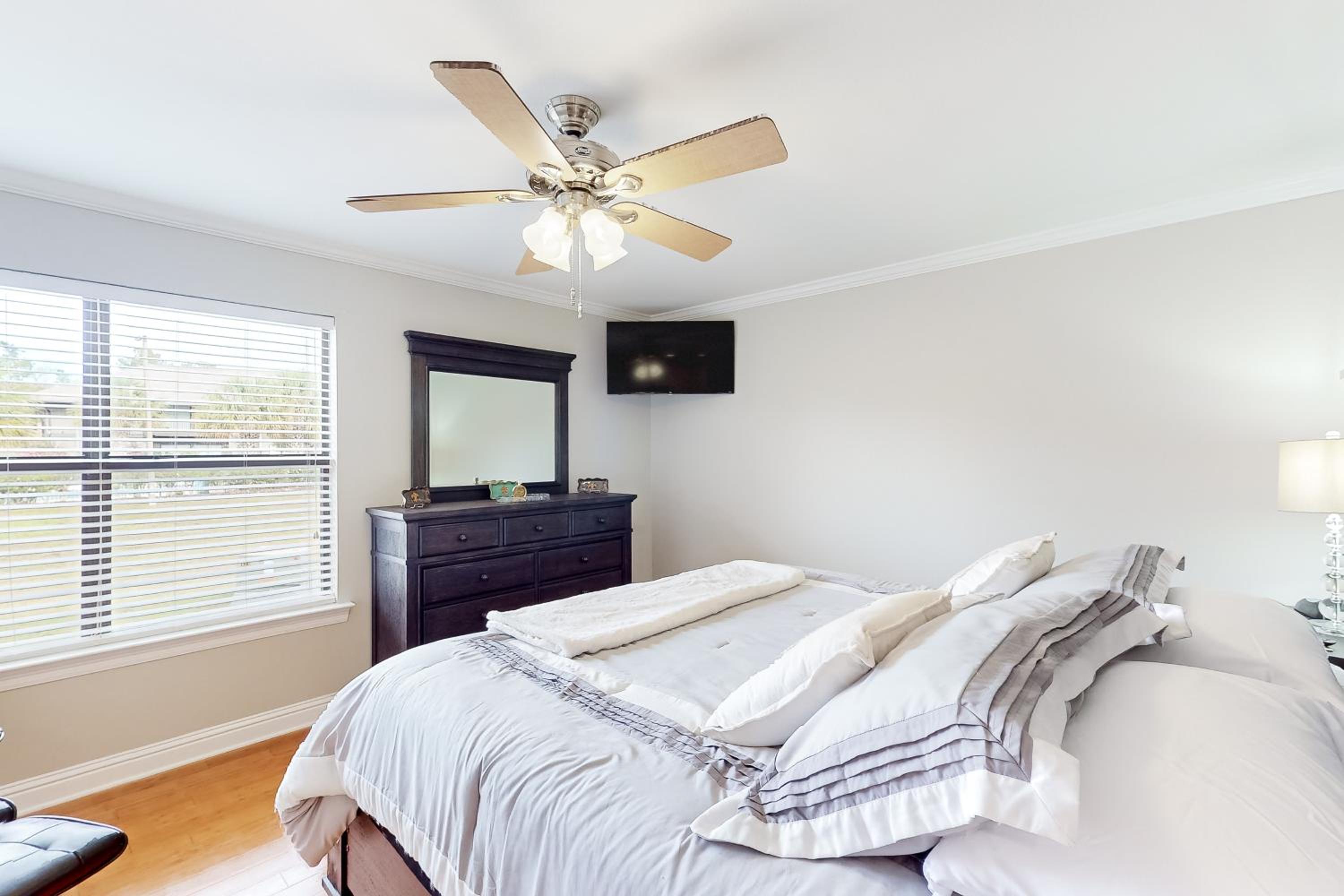 Lanai Village Condo with Pool and Tennis! Dog Friendly
