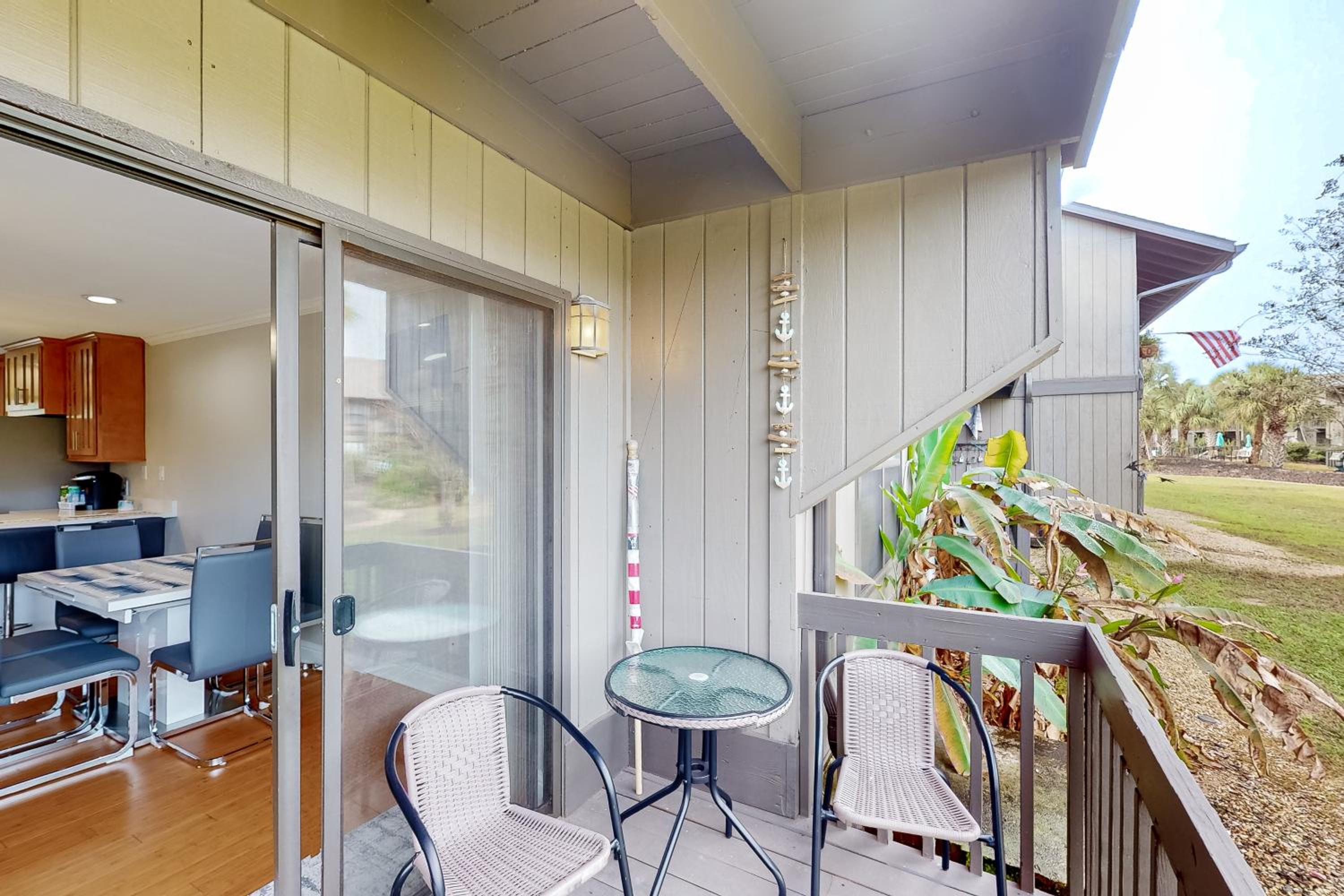 Lanai Village Condo with Pool and Tennis! Dog Friendly