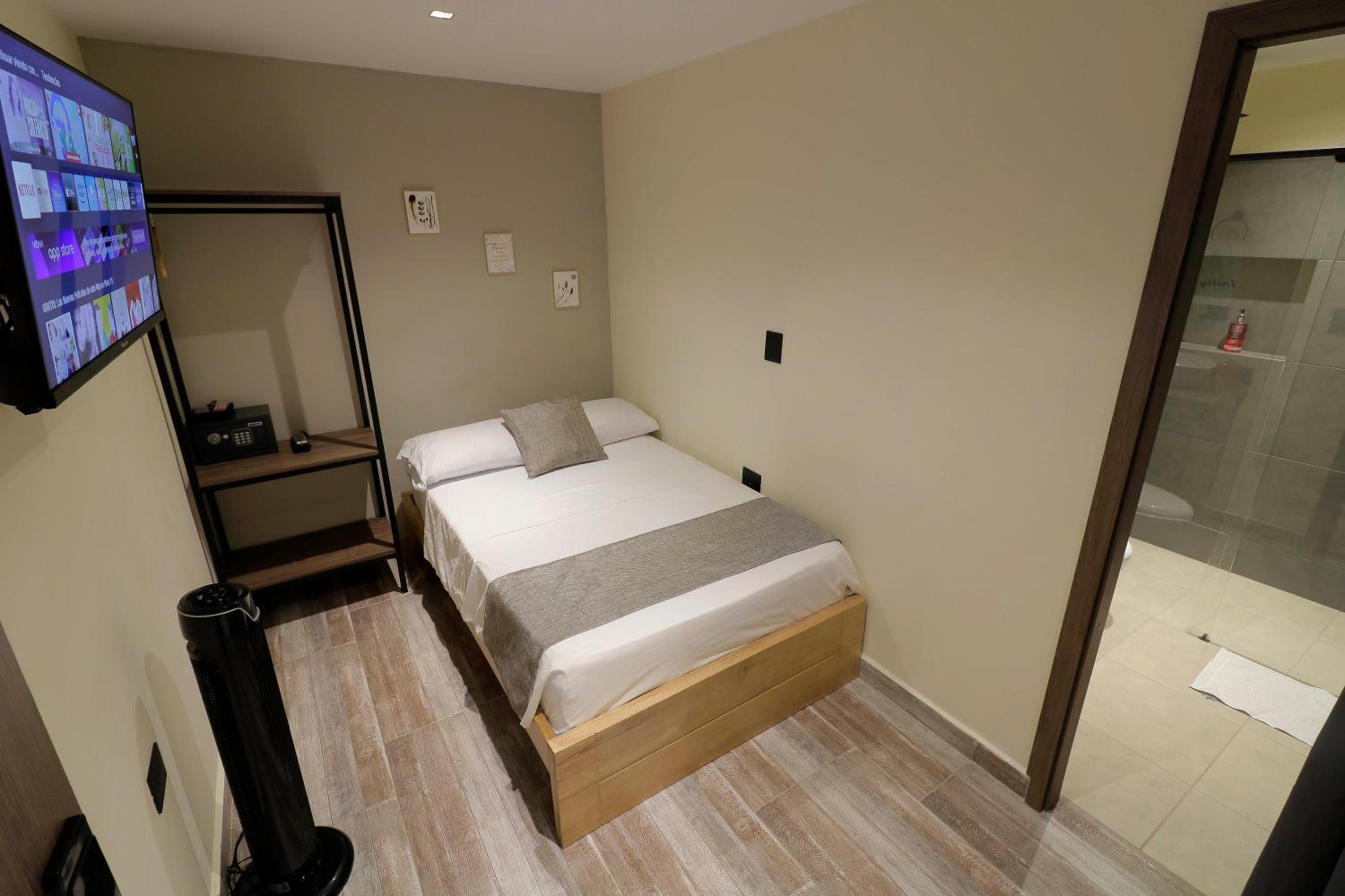 Casa Moderna Laureles con Jacuzzi y 7 Baños