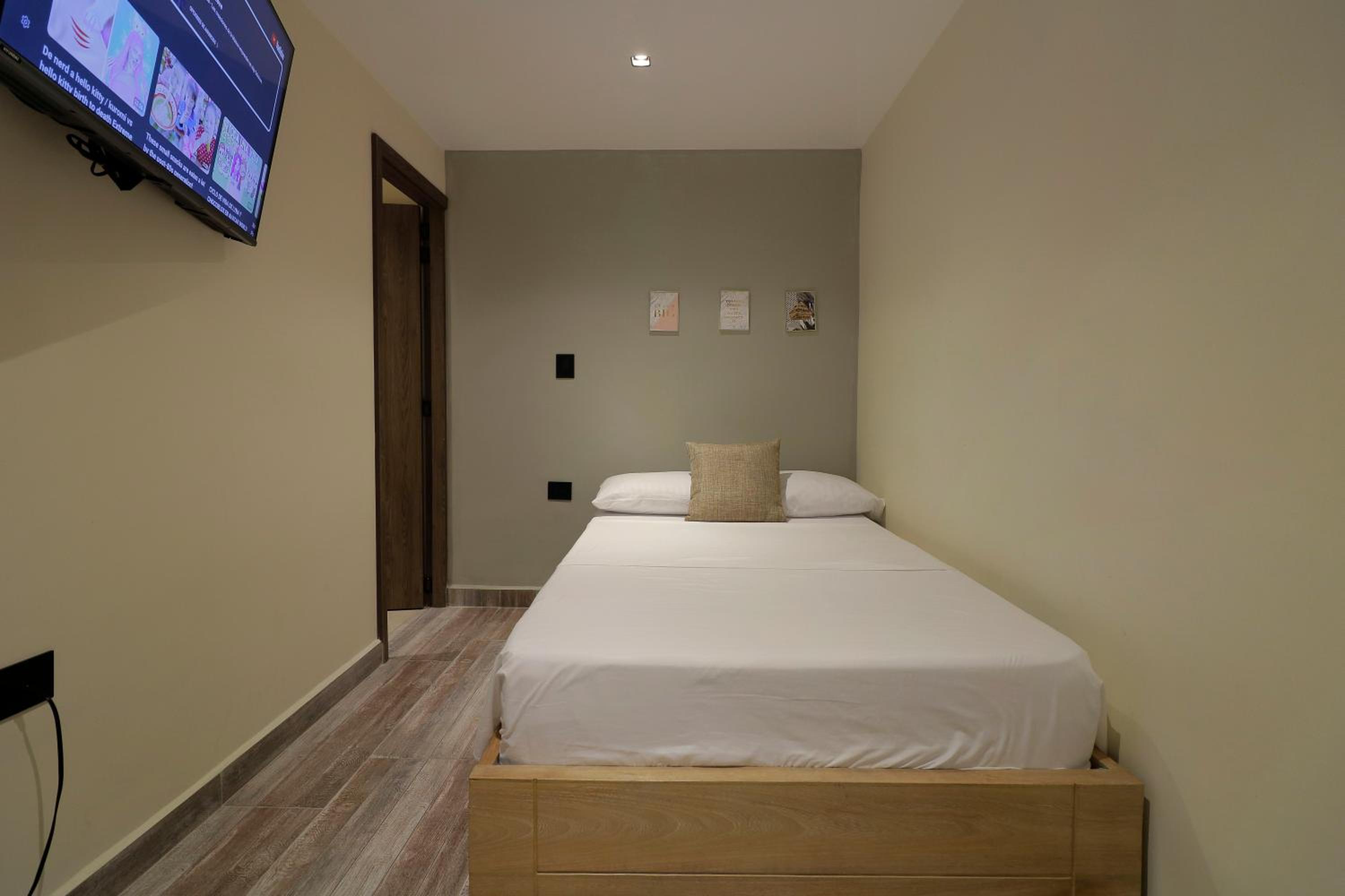 Casa Moderna Laureles con Jacuzzi y 7 Baños
