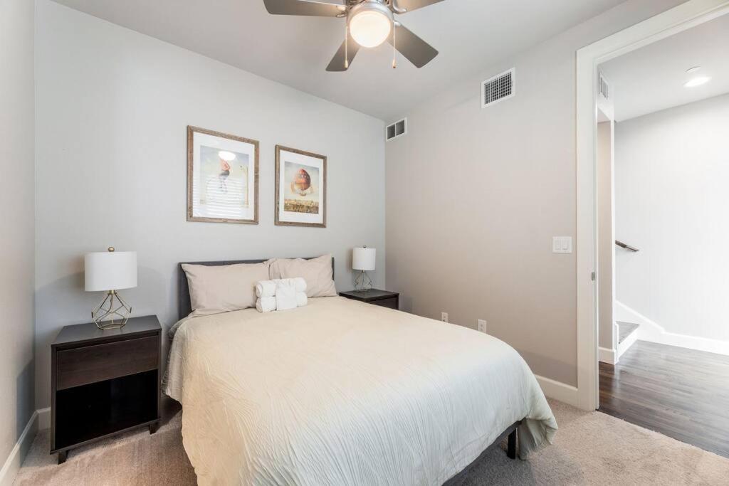 Modern Luxury Meets Cultural Charm near Hotspots view 5