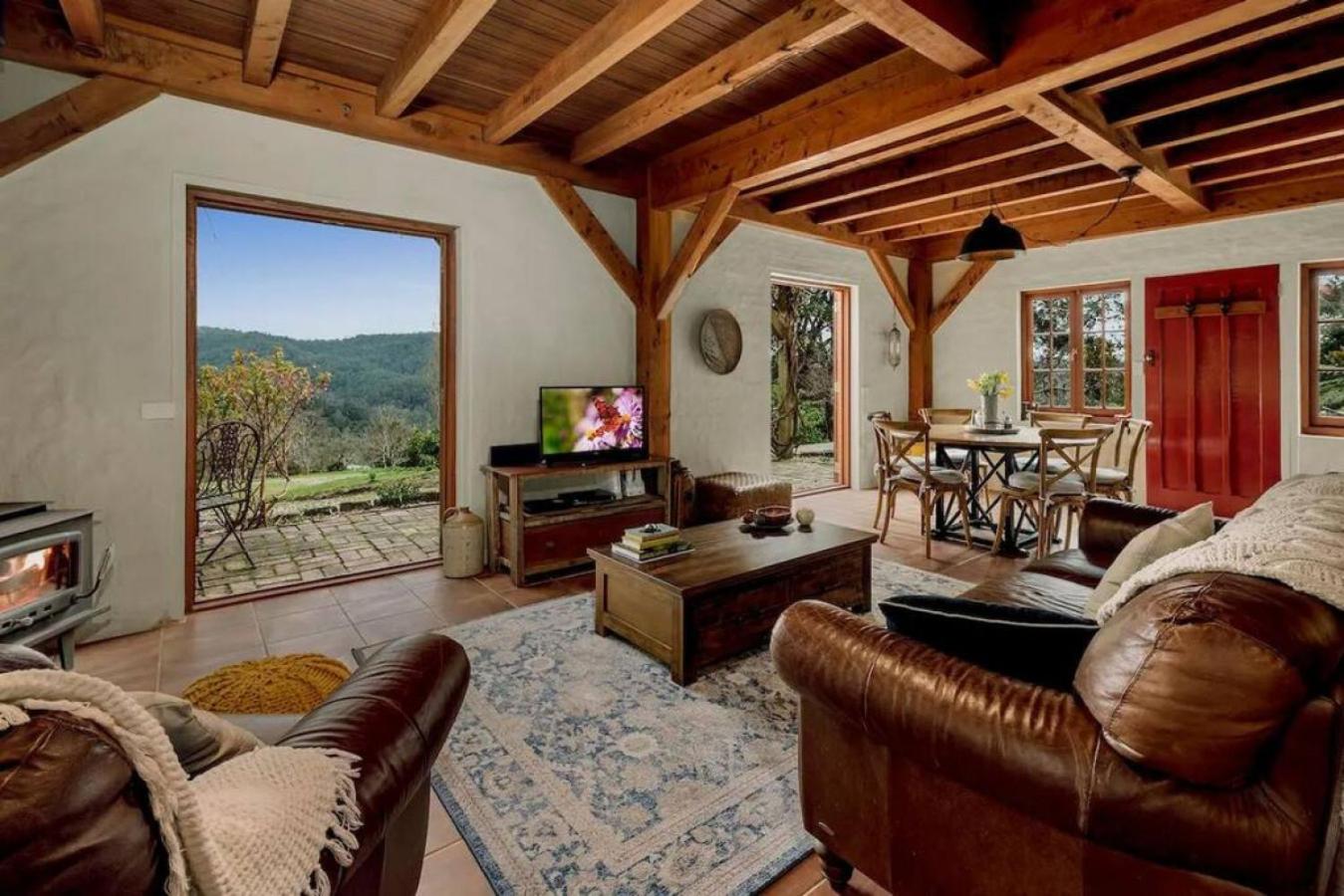 Hideaway Cottage - Secluded Retreat - Pet Friendly