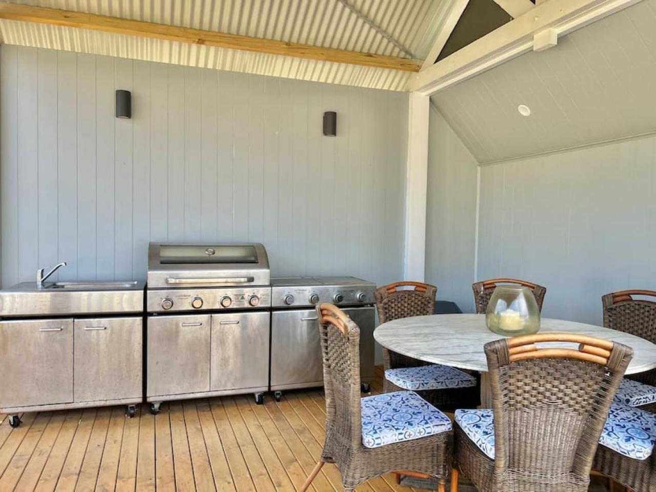 Galbraith Beach Studios - Studio 3