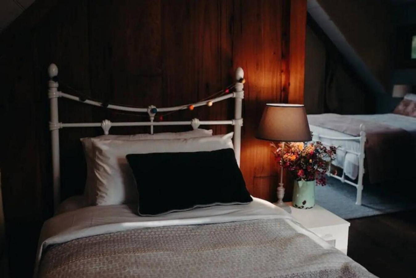 Hideaway Cottage - Secluded Retreat - Pet Friendly