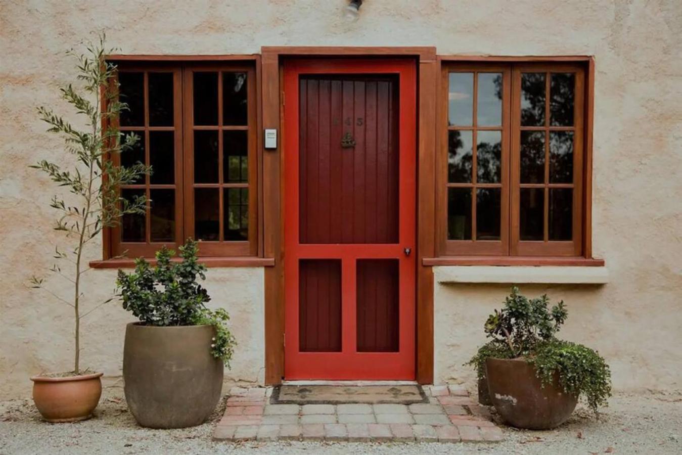 Hideaway Cottage - Secluded Retreat - Pet Friendly