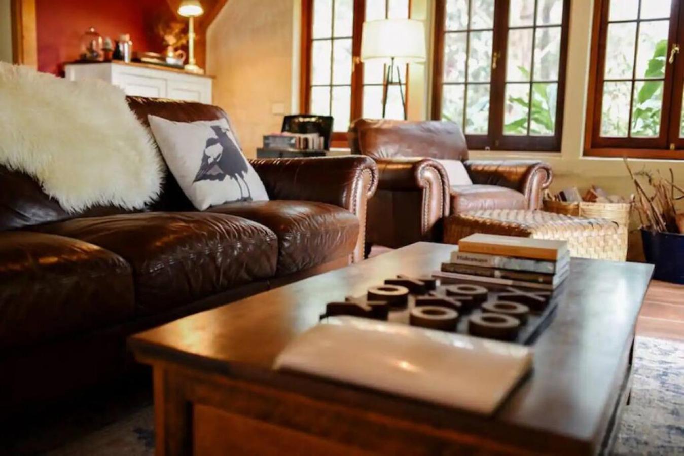 Hideaway Cottage - Secluded Retreat - Pet Friendly