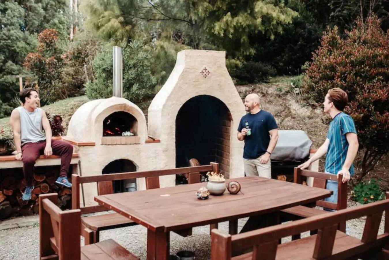 Hideaway Cottage - Secluded Retreat - Pet Friendly