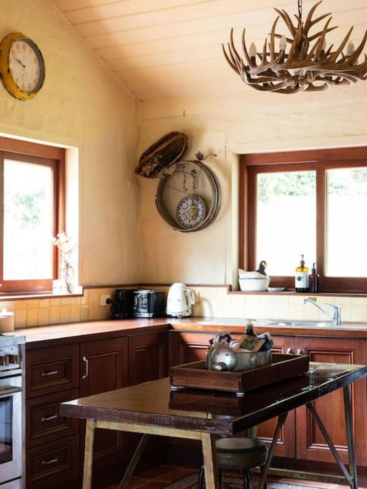 Hideaway Cottage - Secluded Retreat - Pet Friendly