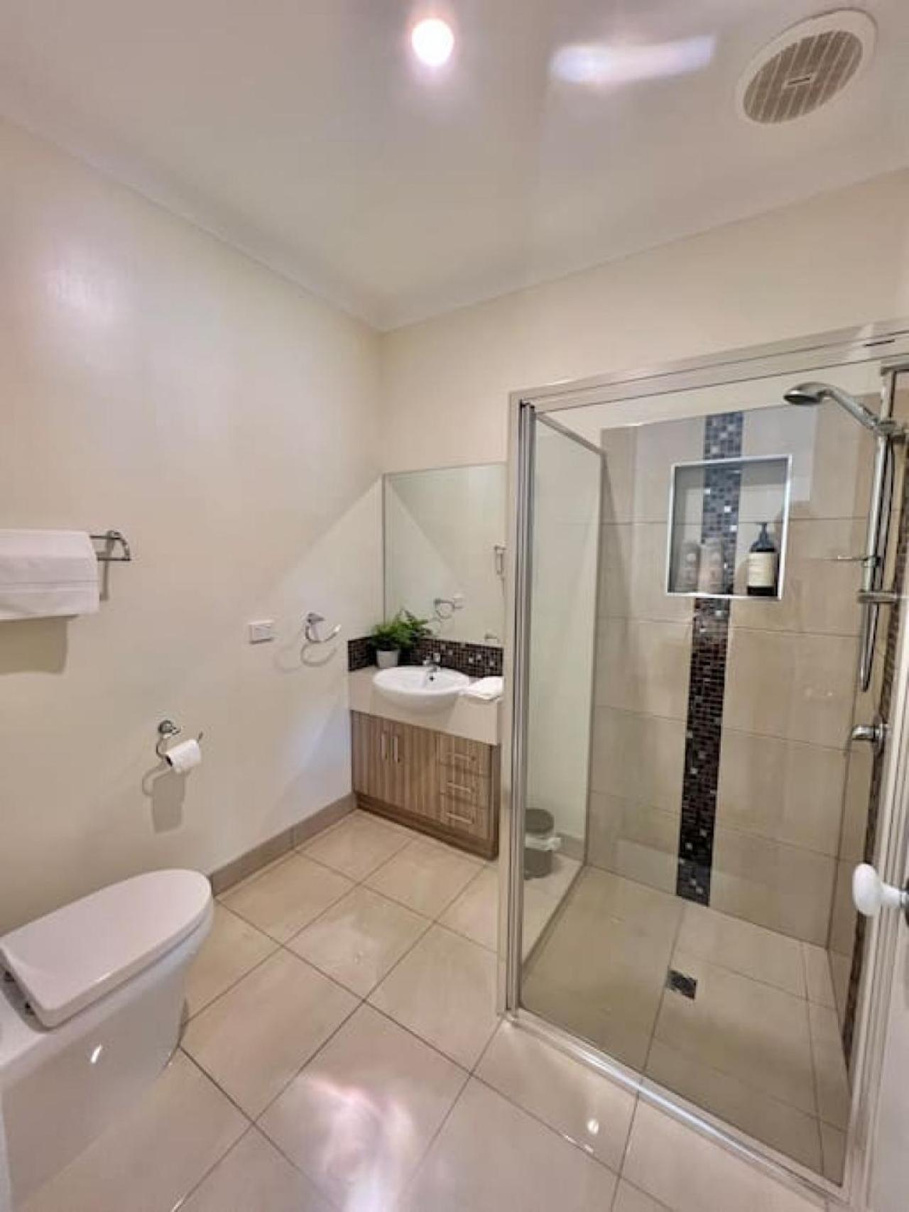 Galbraith Beach Studios - Studio 2