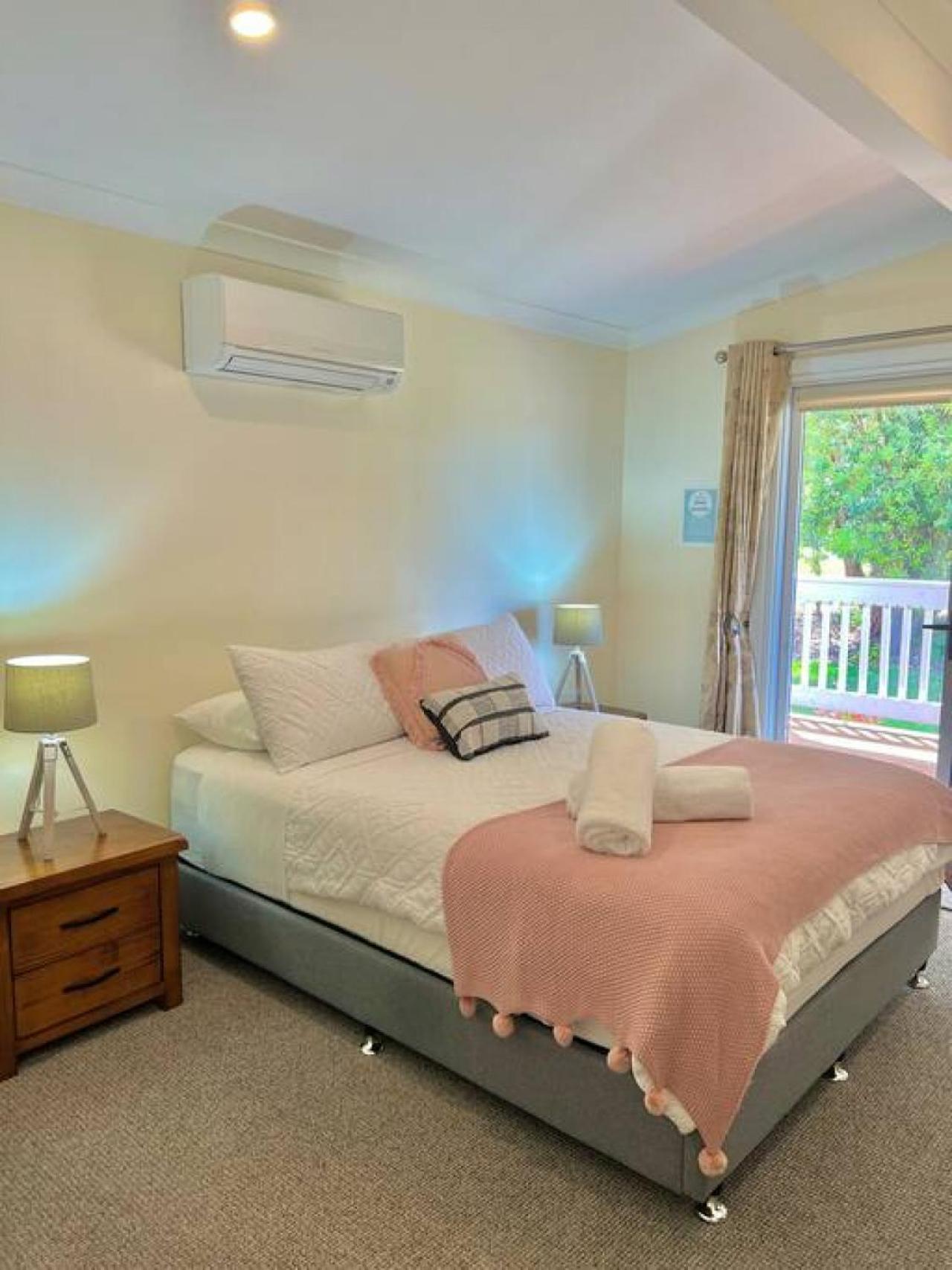 Galbraith Beach Studios - Studio 2