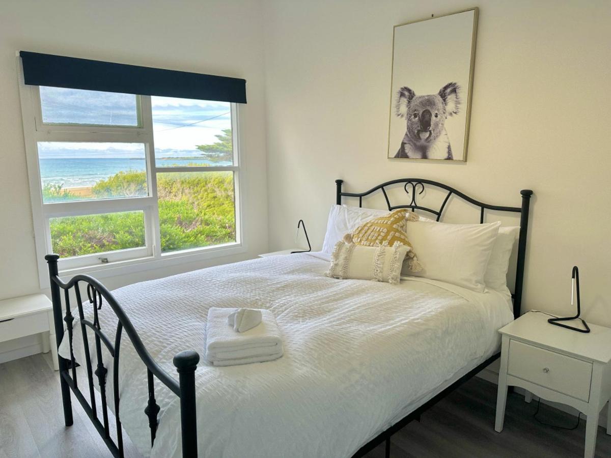 Seaspray Beach House - Pet Friendly - 50m to Beach