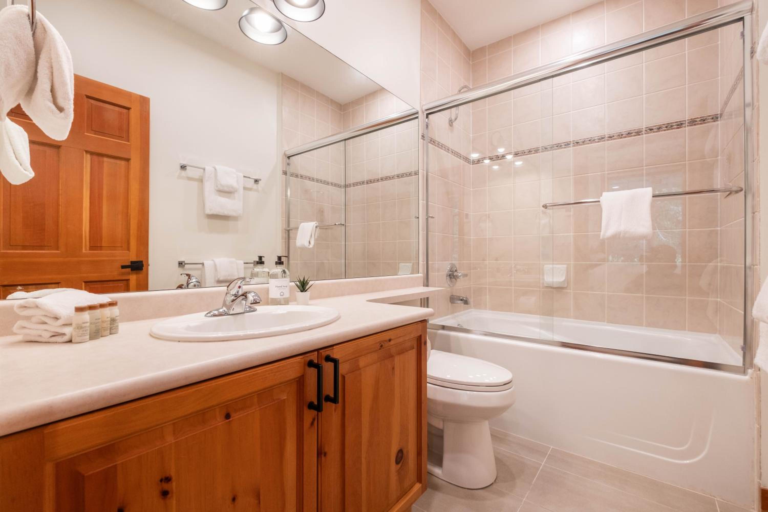 Granite Court by Outpost Whistler - Image 3