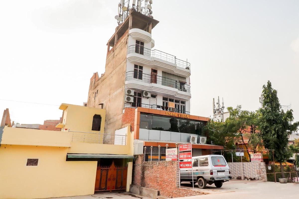 OYO Flagship 66432 Hotel Grand Vivek
