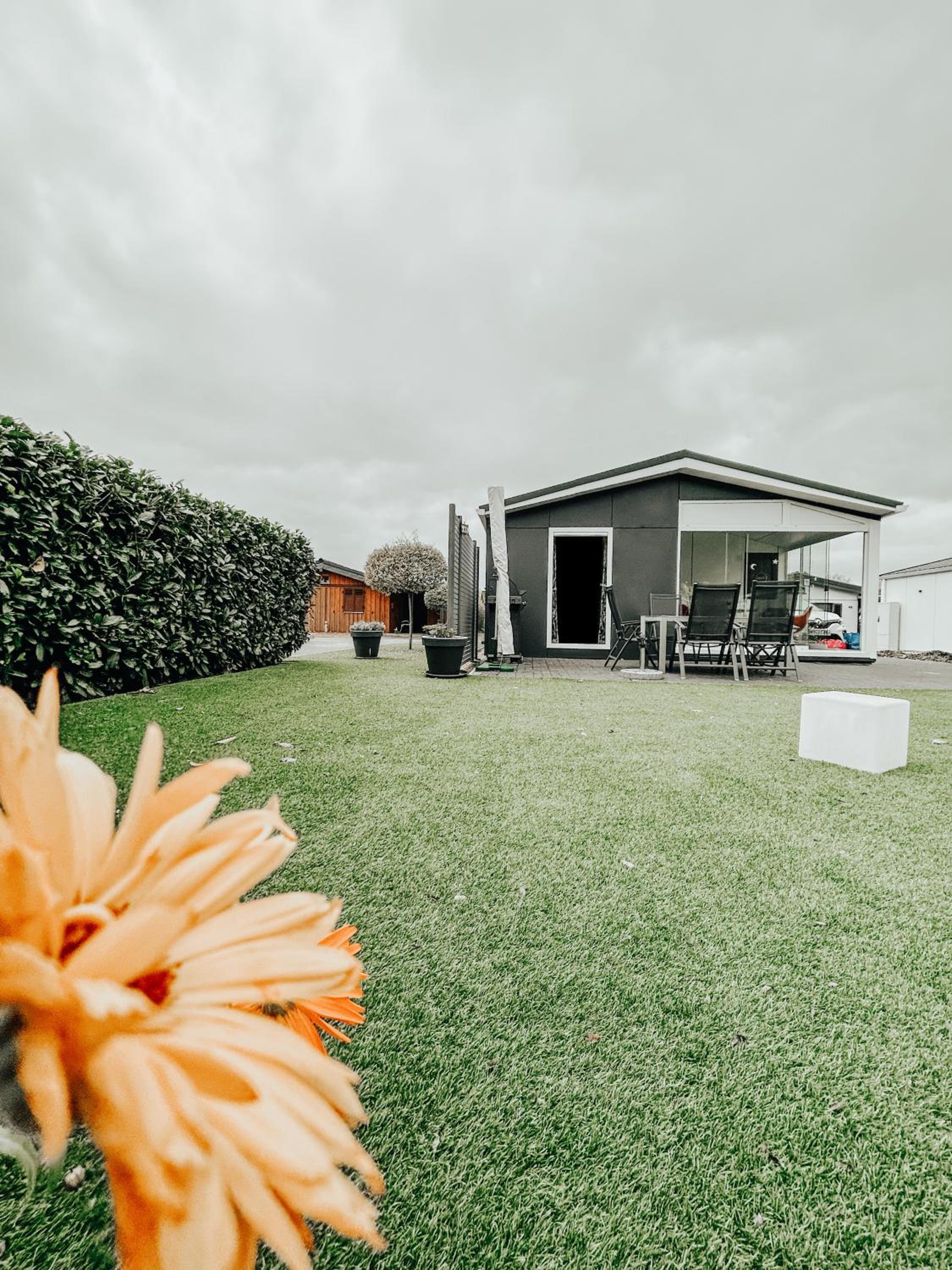 Ferienhaus Ufergeheimnis am Gülser Moselbogen I 2 SZ I 5 Gäste I Badebucht I Grill I Garten