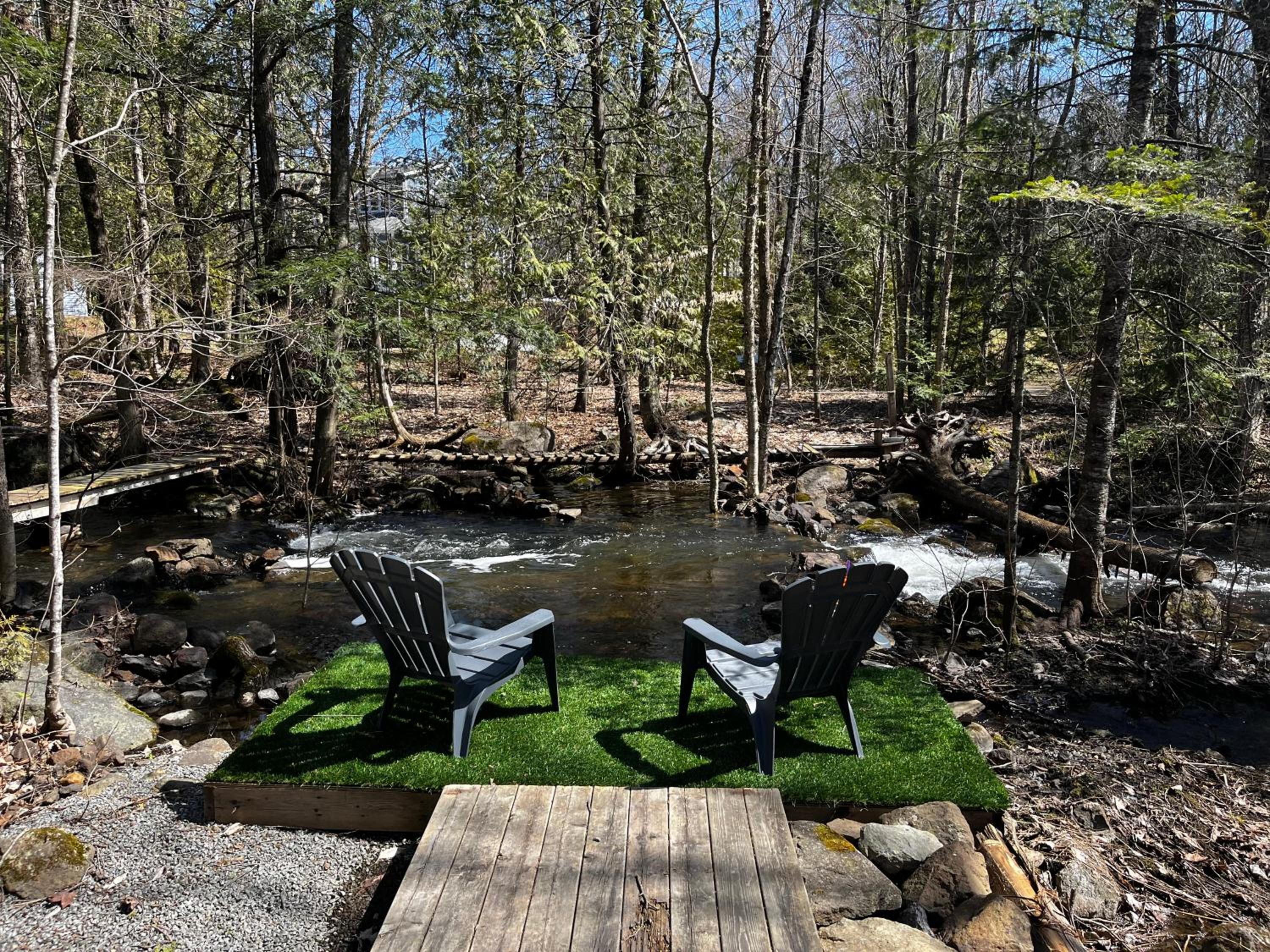 Blue Moon Cozy, Hot Tub, Close to Everything